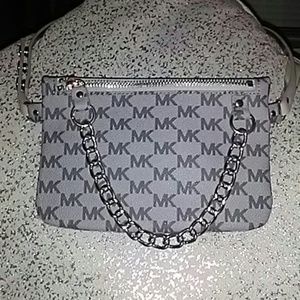 Michael Kors modern fanny pack